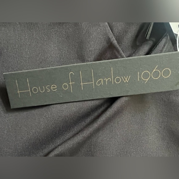 House of Harlow 1960 All Day Contour V-neck Black Shorts Jumpsuit Size Small NWT - Picture 6 of 8